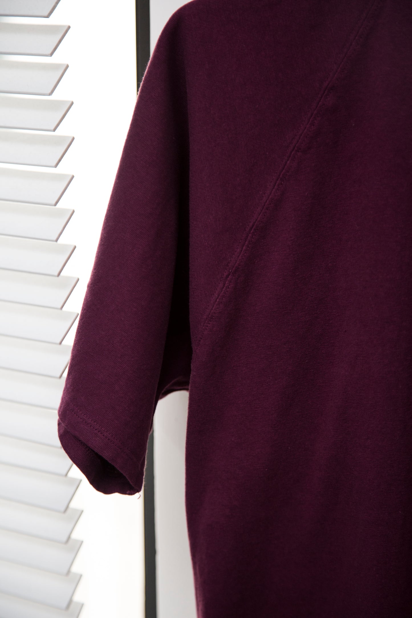 BETTER Round hem T-Shirt