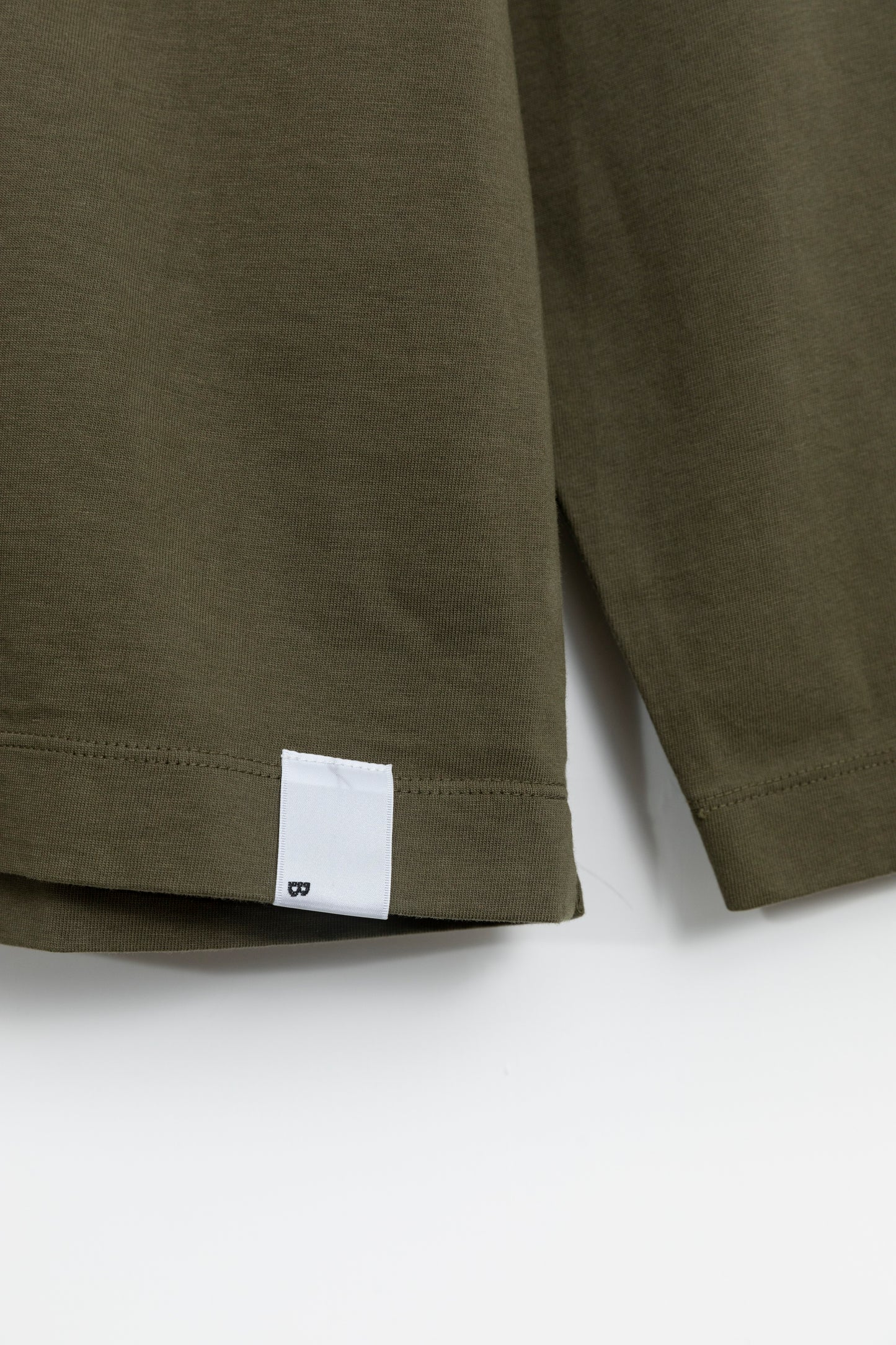 BETTER Classic L/S Crew Neck Pocket Tee