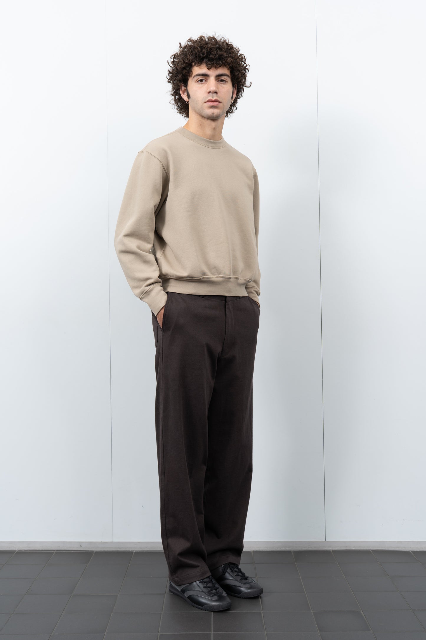 Lady White AW25 Relaxed Sweatshirt