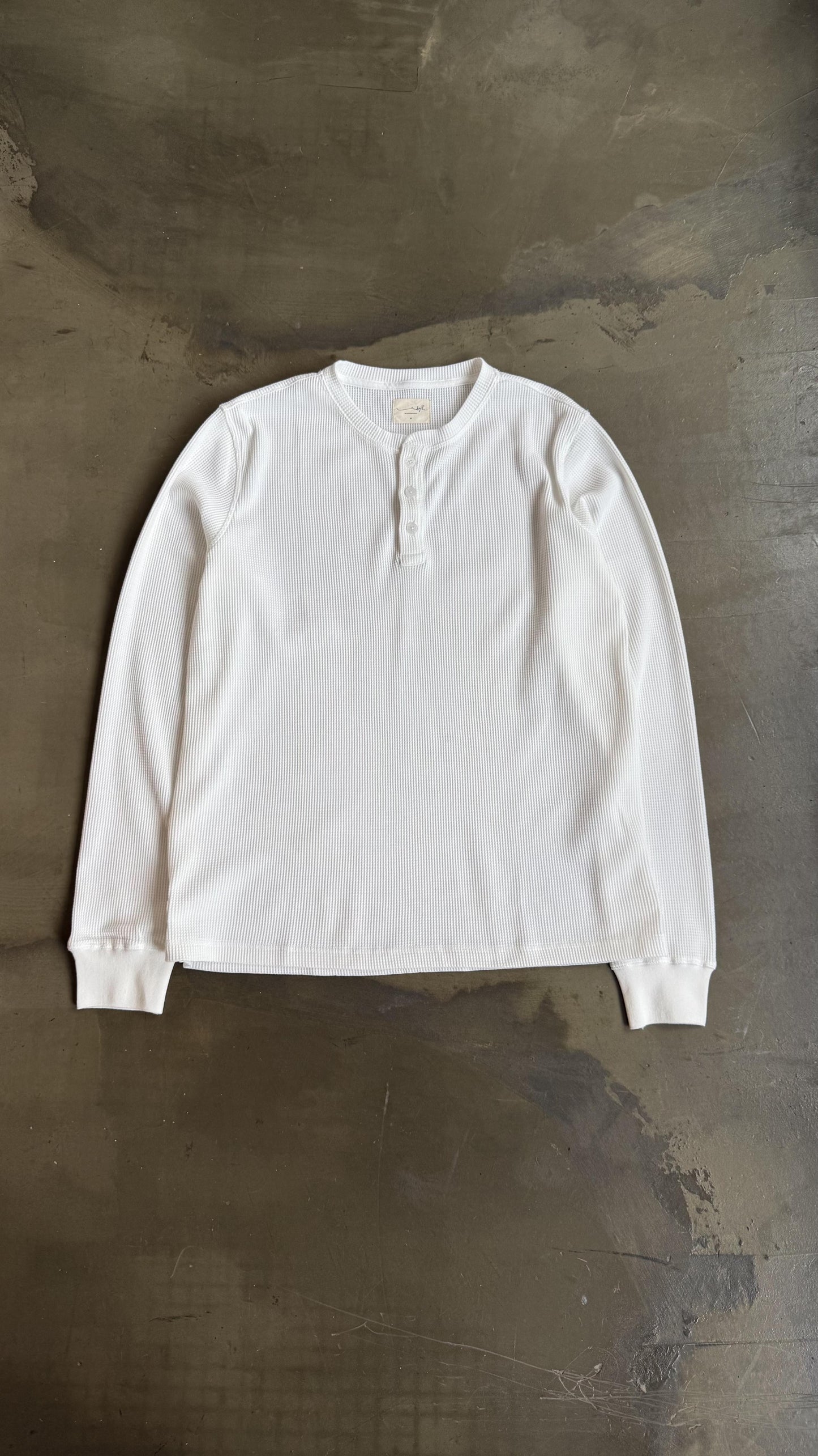 By R AW24 L/S Waffle Henley